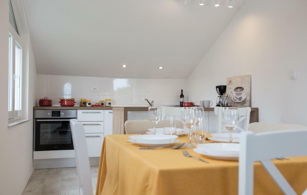 Relaxing Whole Top Floor Apartment By The Sea Žaborić Exterior foto