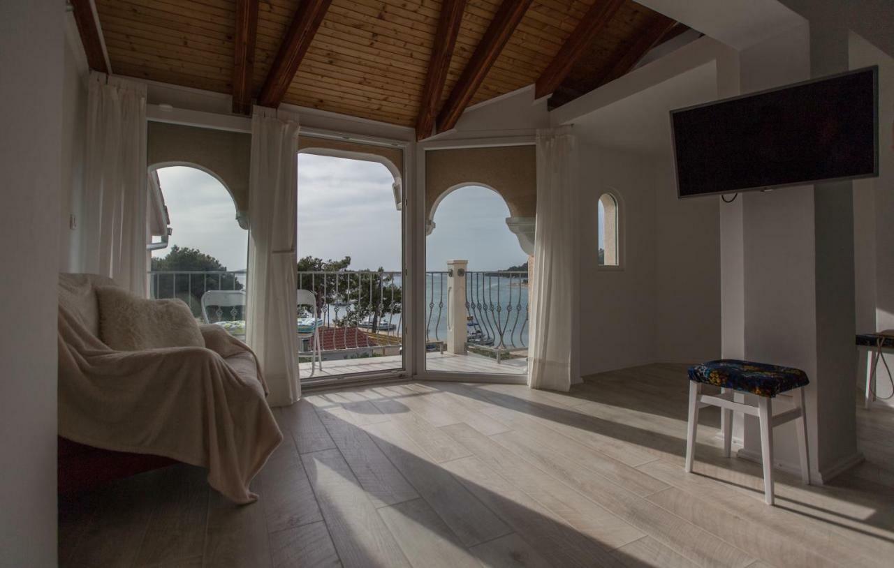 Relaxing Whole Top Floor Apartment By The Sea Žaborić Exterior foto